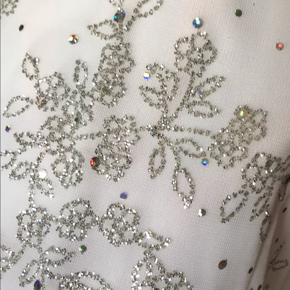 Dress - Picture 8 of 9